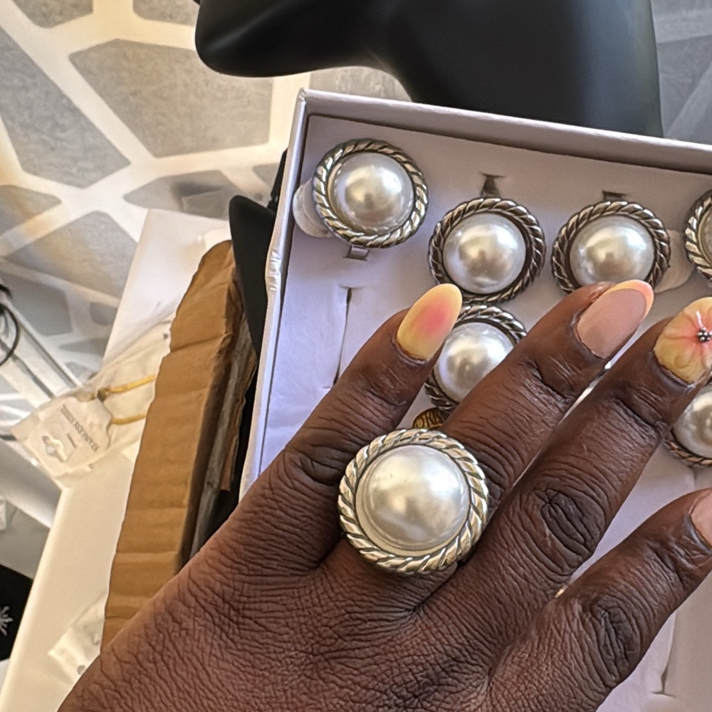 Elegant Silver Pearl Ring